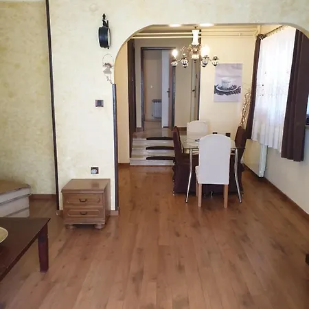 Barbara Chanel Apartment *